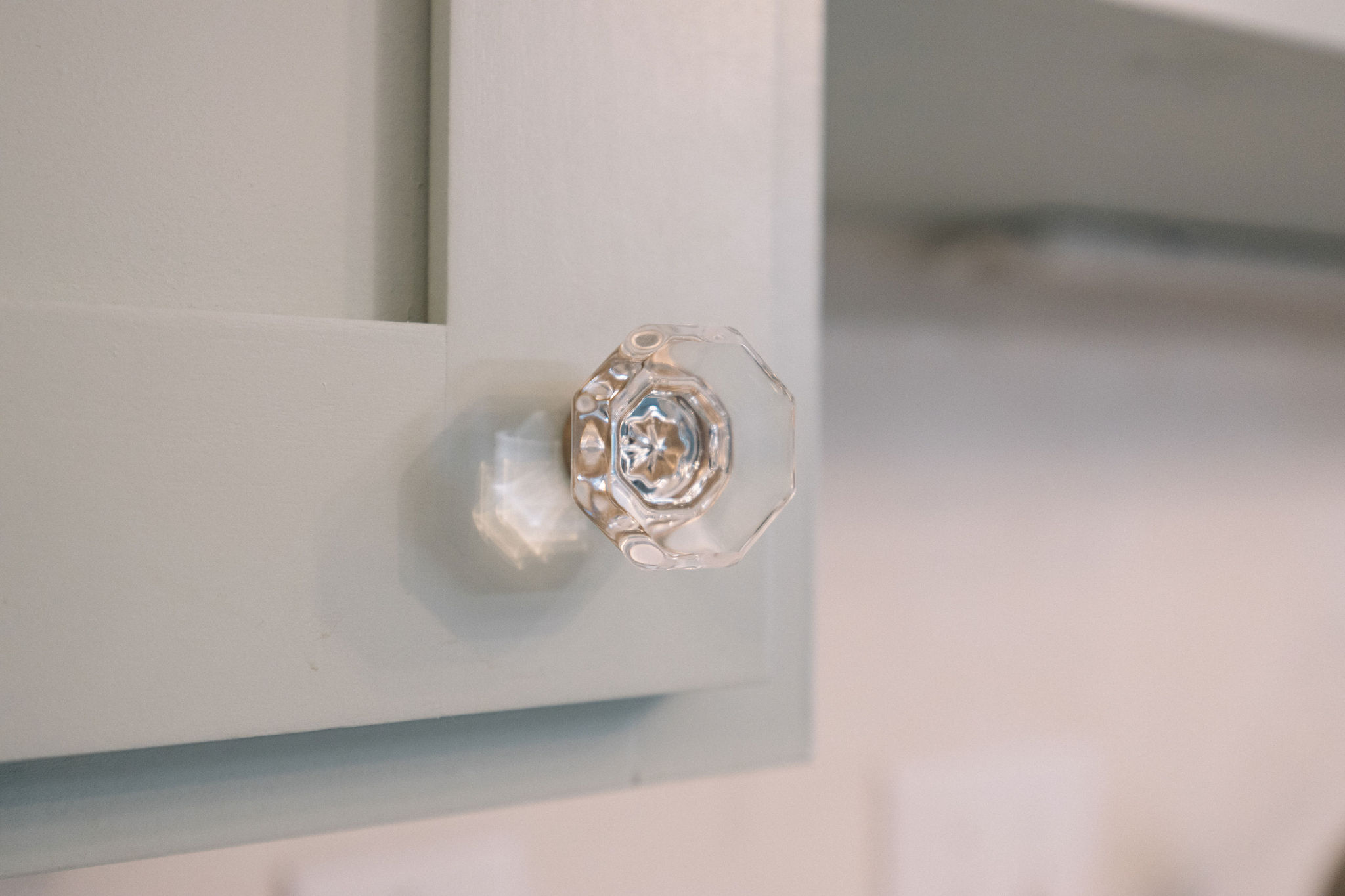 ACRYLIC KITCHEN KNOBS