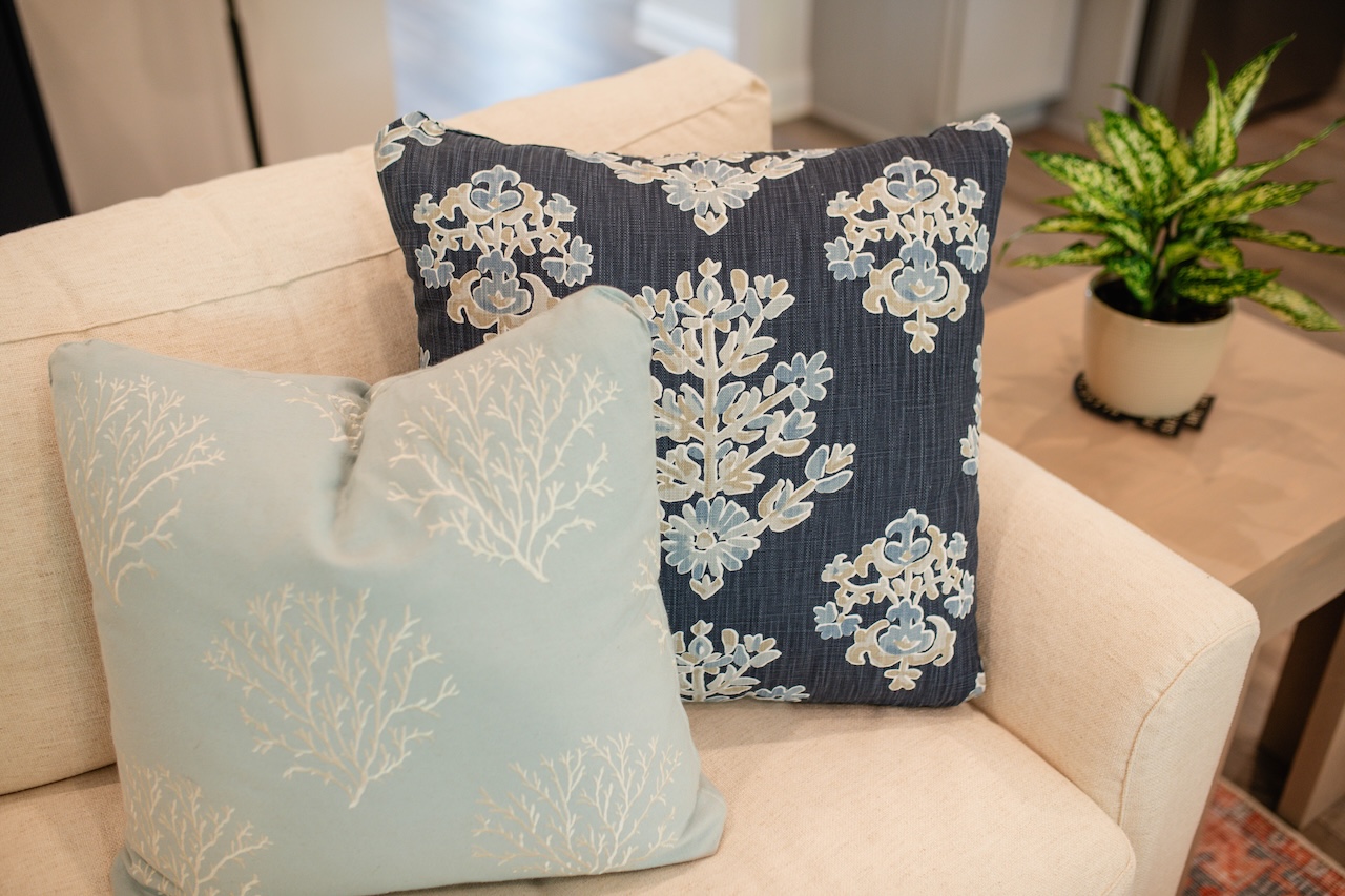 The Luxurious Living Room: Why Custom Pieces Make All the Difference